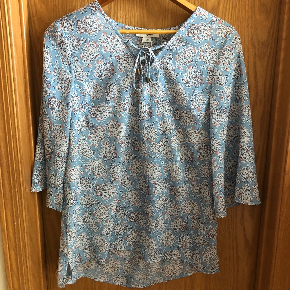 Women’s Simply Noelle blouse size s/m (8-10)